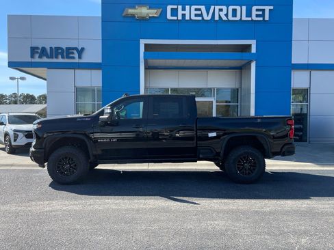 New 2026 Chevrolet Silverado 2500 ZR2 image 2