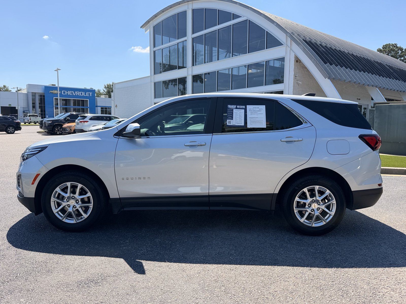 Used 2022 Chevrolet Equinox LT FWD image 9