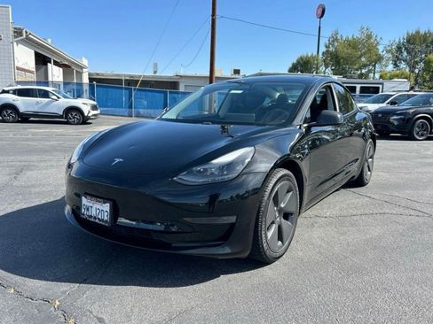 Used 2021 Tesla Model 3 Standard Range Plus RWD image 1