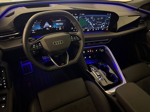 Used 2025 Audi SQ5 Premium Plus w/ Premium Plus Package AWD/4WD image 4