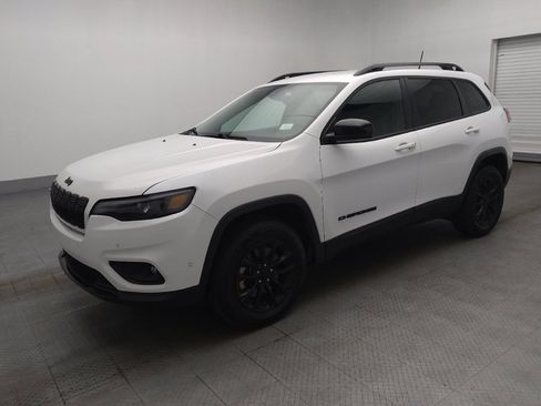 Used 2023 Jeep Cherokee Altitude Lux image 2