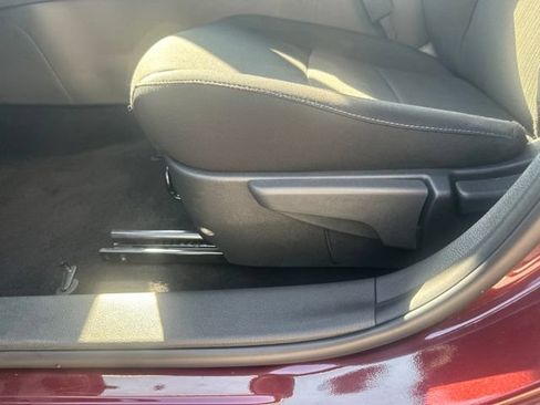 Used 2025 Nissan Sentra SV FWD image 17