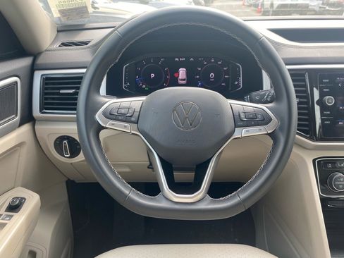 Used 2022 Volkswagen Atlas SE w/ Black Wheel Package AWD/4WD image 5
