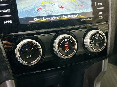 Used 2018 Subaru Forester 2.5i Premium w/ All-Weather Package AWD/4WD image 16