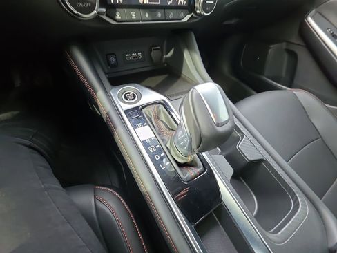 Used 2025 Nissan Sentra SR w/ SR Premium Package image 19