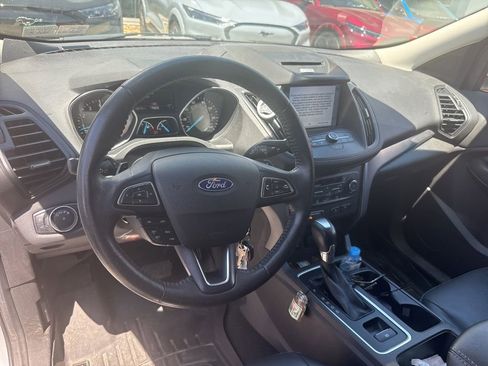 Used 2017 Ford Escape SE w/ SE Leather Comfort Package AWD/4WD image 10