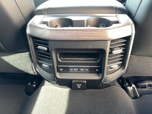 New 2026 RAM 2500 Laramie AWD/4WD image 13