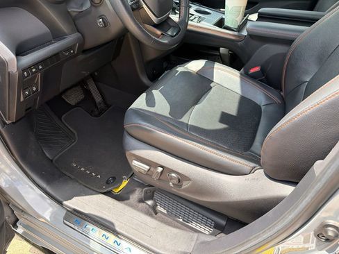 Used 2024 Toyota Sienna XSE w/ XSE Premium Package AWD/4WD image 6
