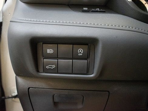 Used 2023 Toyota Highlander XSE AWD/4WD image 19