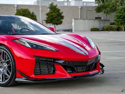 Used 2024 Chevrolet Corvette Z06 w/ Z07 Performance Package RWD image 25