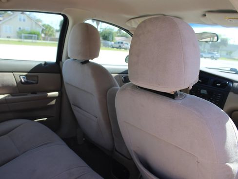 Used 2001 Ford Taurus LX FWD image 26