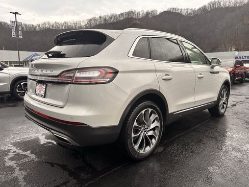 Used 2023 Lincoln Nautilus Reserve w/ Equipment Group 201A image 4