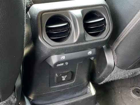 Used 2022 Jeep Wrangler Unlimited Sahara w/ Cold Weather Group AWD/4WD image 28