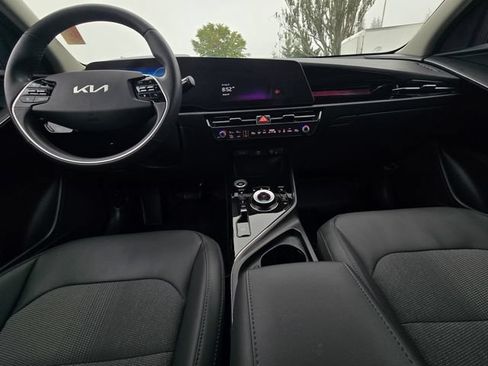 Certified 2024 Kia Niro Wind w/ Wind Preserve Package FWD image 20