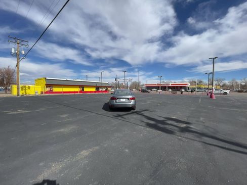 Used 2025 Nissan Altima 2.5 SV image 16