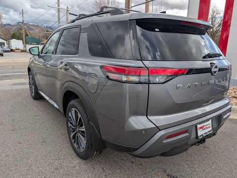 New 2026 Nissan Pathfinder Platinum image 5