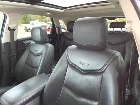 Used 2017 Cadillac XT5 Premium Luxury image 27