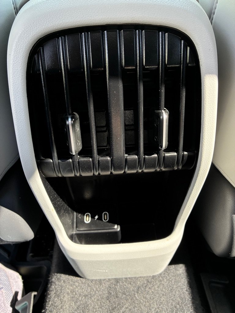 Used 2024 Hyundai Kona Limited AWD/4WD image 17