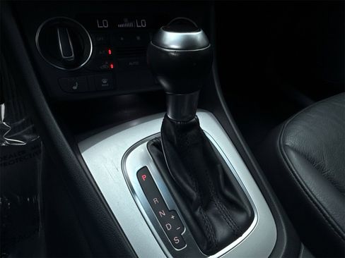 Used 2018 Audi Q3 2.0T Premium image 25