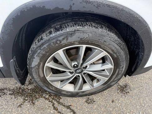 Used 2020 Hyundai Santa Fe SEL w/ Convenience + Premium Package AWD/4WD image 16