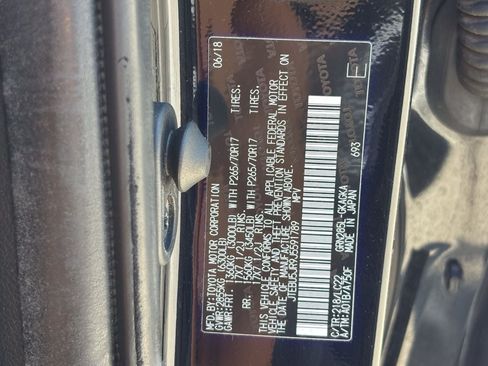 Used 2018 Toyota 4Runner TRD Off-Road Premium AWD/4WD image 31