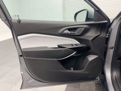 Certified 2024 Chevrolet Trax LT w/ Sunroof Package image 26