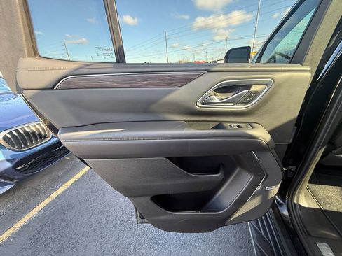 Used 2021 Chevrolet Tahoe LT w/ LT Signature Package image 18