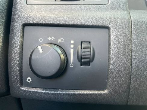 Used 2008 Chrysler 300 LX image 30