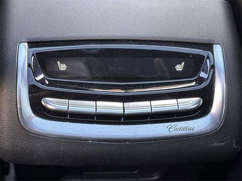 Used 2025 Cadillac XT6 Premium Luxury image 21