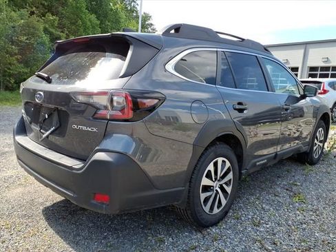 Used 2024 Subaru Outback Premium AWD/4WD image 17