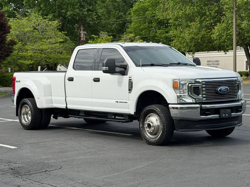 Used 2021 Ford F350 XLT AWD/4WD image 4