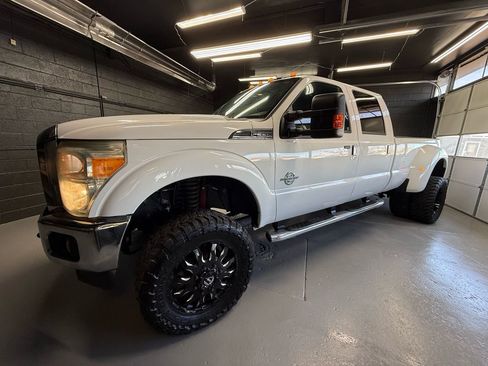 Used 2011 Ford F350 Lariat w/ Lariat Ultimate Pkg image 1