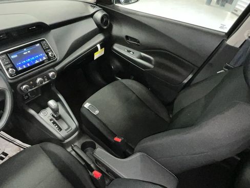 Certified 2025 Nissan Kicks Play S image 28