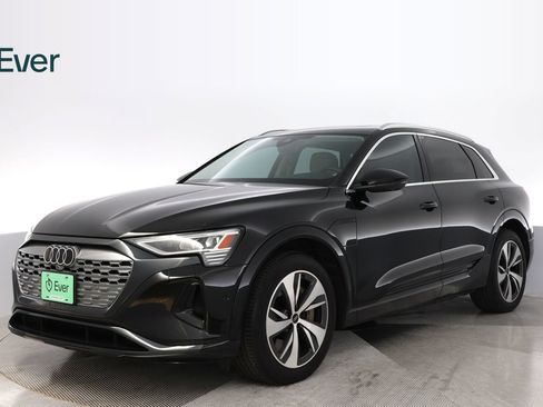 Used 2024 Audi Q8 e-tron Premium Plus w/ Premium Plus Package AWD/4WD image 2