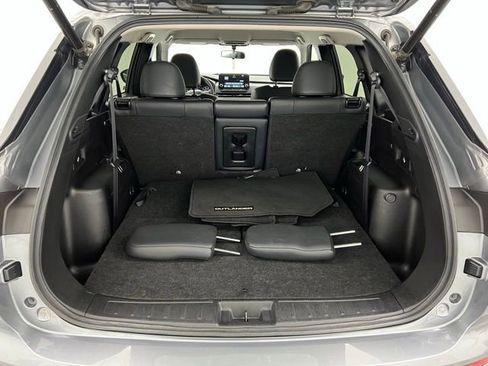 Used 2024 Mitsubishi Outlander SE image 41
