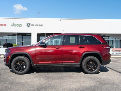 Certified 2023 Jeep Grand Cherokee Limited RWD image 2