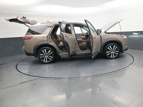 Used 2023 Nissan Pathfinder Platinum w/ Cargo Package AWD/4WD image 49