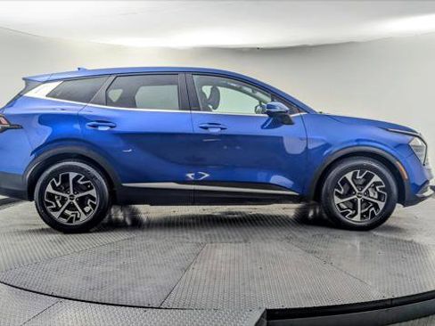 Used 2024 Kia Sportage EX FWD image 9