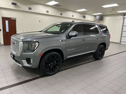 Used 2022 GMC Yukon Denali w/ Denali Premium Package AWD/4WD image 4