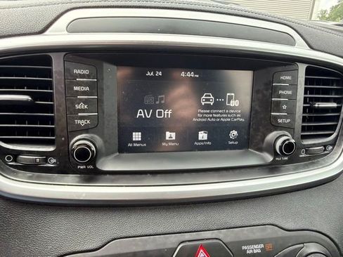 Used 2020 Kia Sorento L FWD image 16