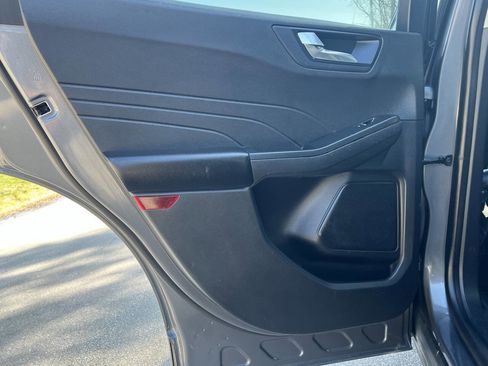 Used 2021 Ford Escape SE FWD image 17