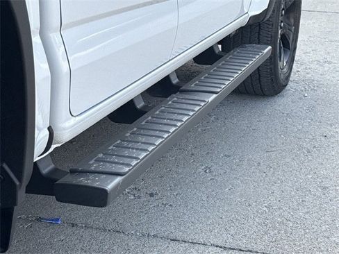 Used 2018 Chevrolet Colorado Z71 image 10