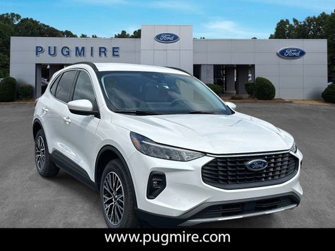 New 2025 Ford Escape SE w/ Class II Trailer Tow Package image 1