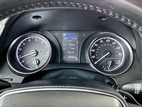 Used 2021 Toyota Camry SE FWD image 12