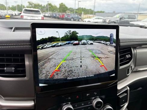Used 2024 Ford Expedition XLT AWD/4WD image 5