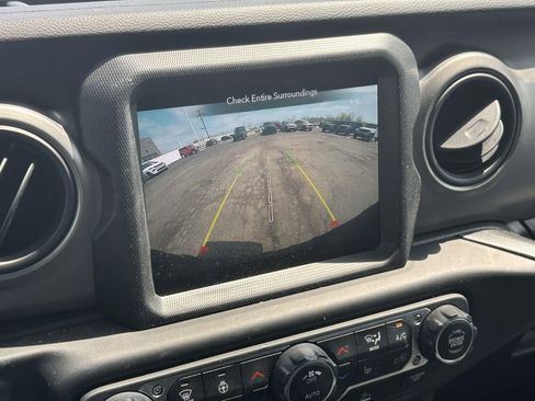 Used 2022 Jeep Wrangler Unlimited Sport AWD/4WD image 25