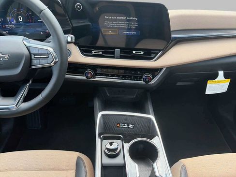 New 2026 Chevrolet Equinox ACTIV AWD/4WD image 13