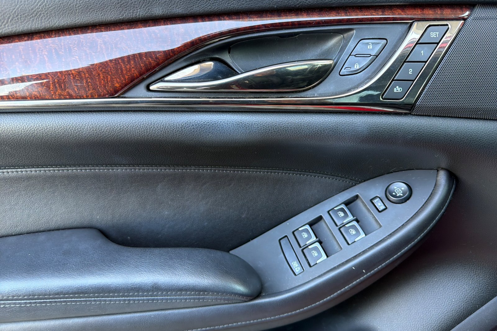 Used 2014 Cadillac CTS Luxury RWD image 13