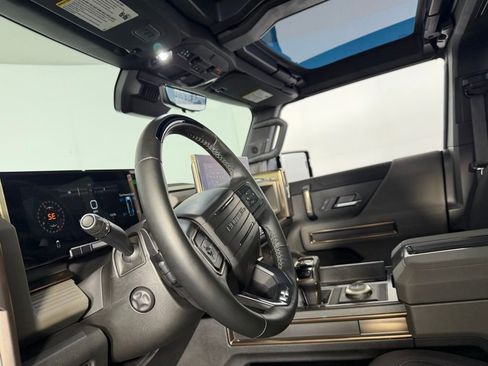 Used 2025 GMC Hummer EV 2X AWD/4WD image 17