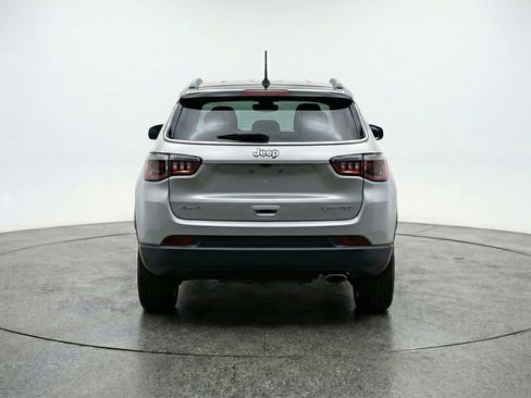 Used 2025 Jeep Compass Trailhawk AWD/4WD image 7